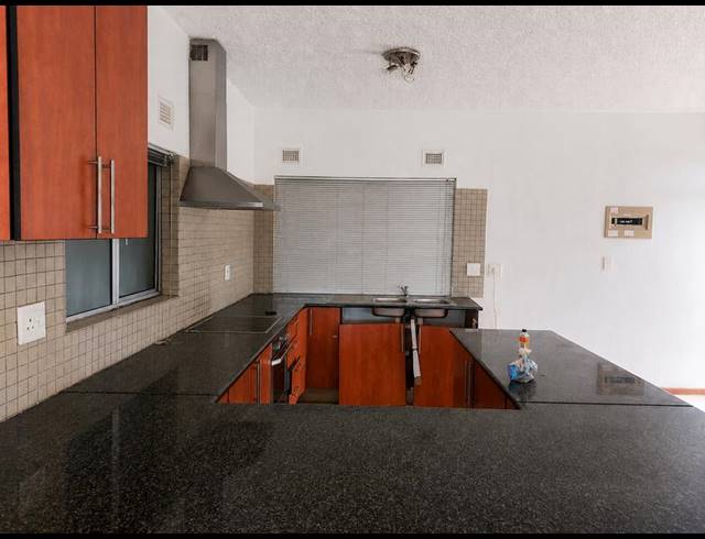 3 BEDROOM APARTMENT FOR SALE IN MARGATE BEACH